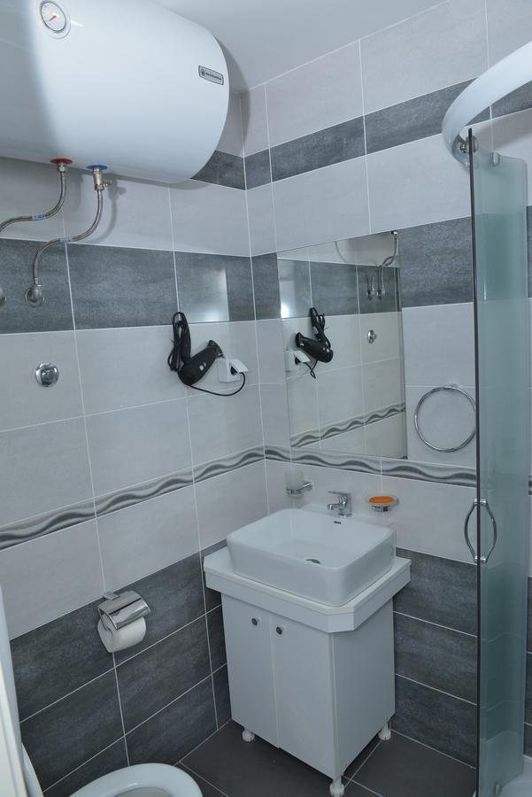 Atina Lux Hostel Leskovac  Buitenkant foto