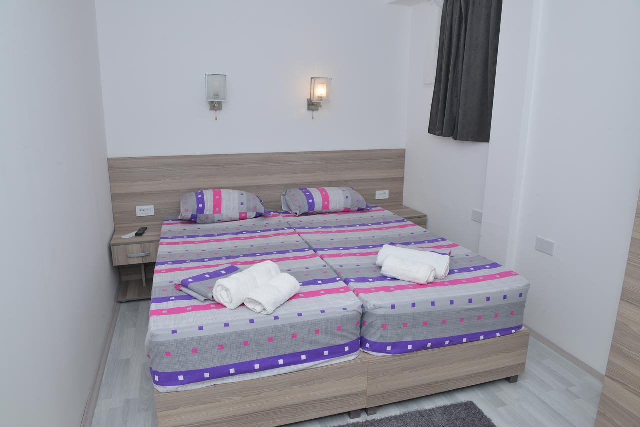 Atina Lux Hostel Leskovac  Buitenkant foto